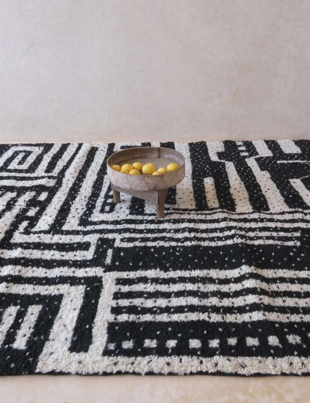Black and White Moroccan Wool Rug 9 x 7.1 ft / 274 x 218 cm - Surcoma