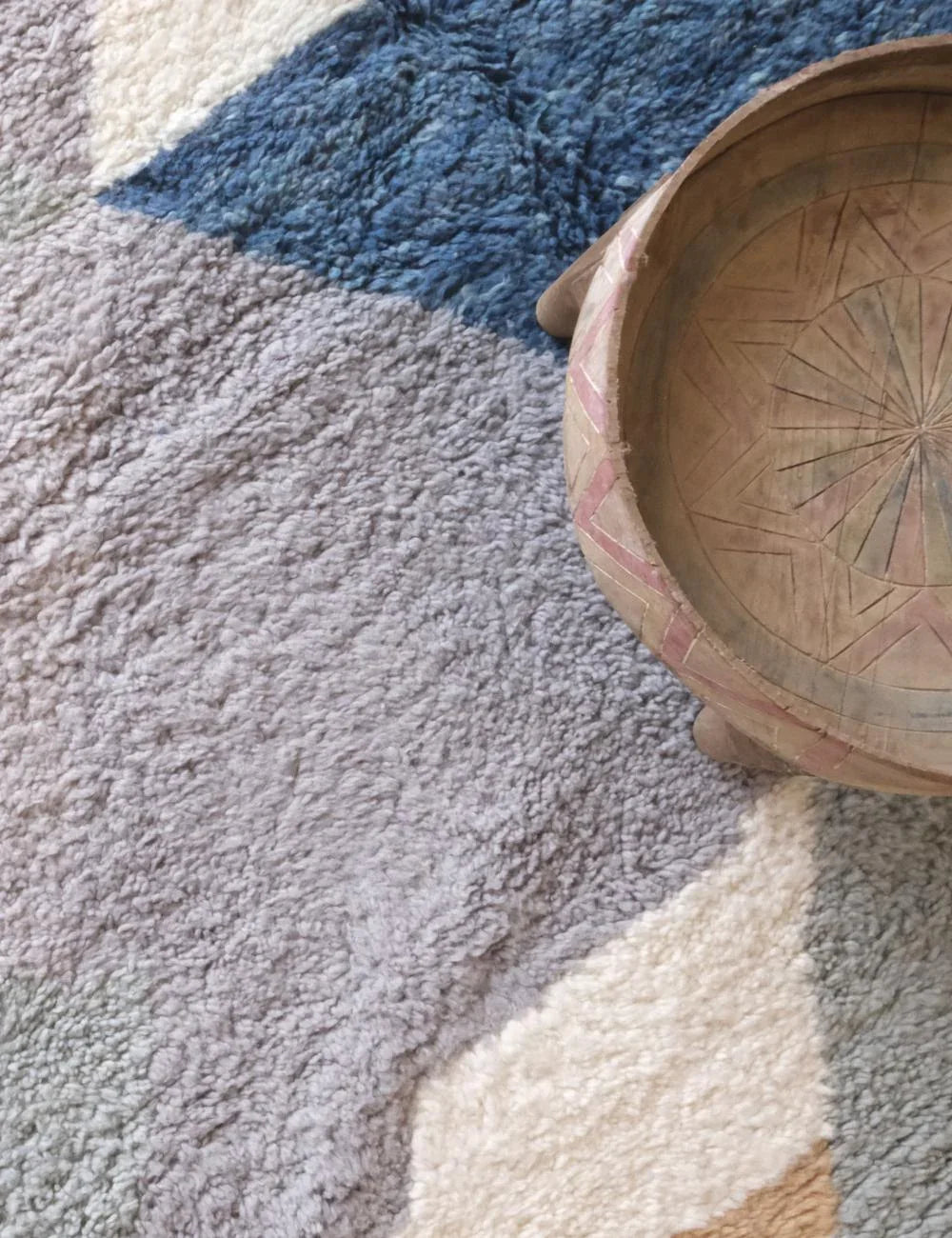 Contemporary Moroccan Wool Rug 9.6 x 7.1 ft / 292 x 219 cm - Surcoma