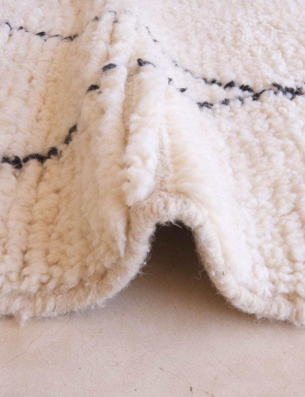 Diamond Berber Carpet 6.6 x 4.1 ft / 200 x 126 cm