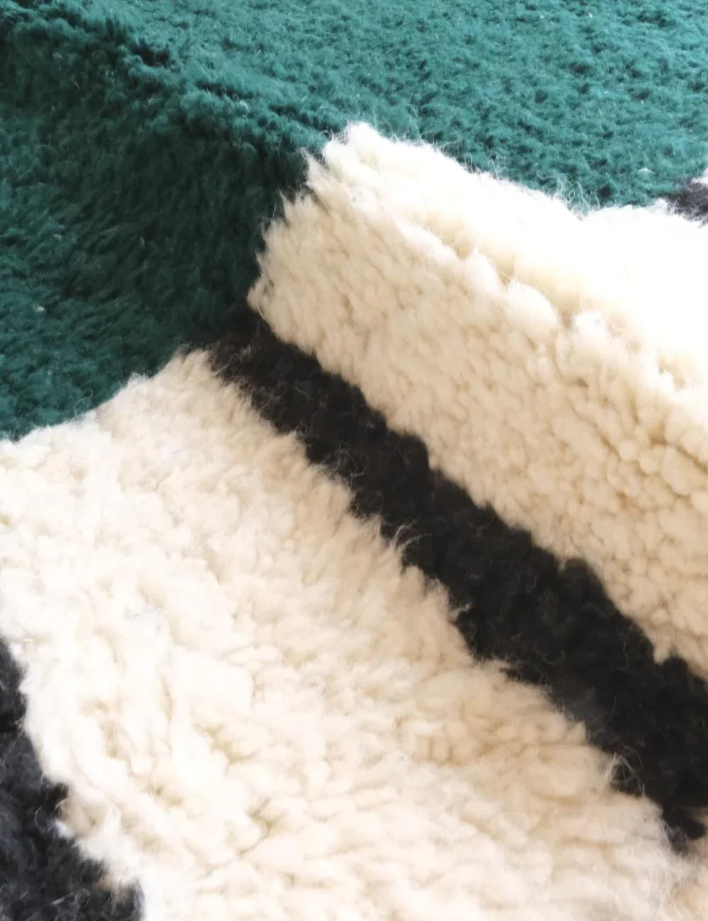Green Contemporary Moroccan Wool Rug 9.1 x 6 ft / 276 x 184 cm - Surcoma