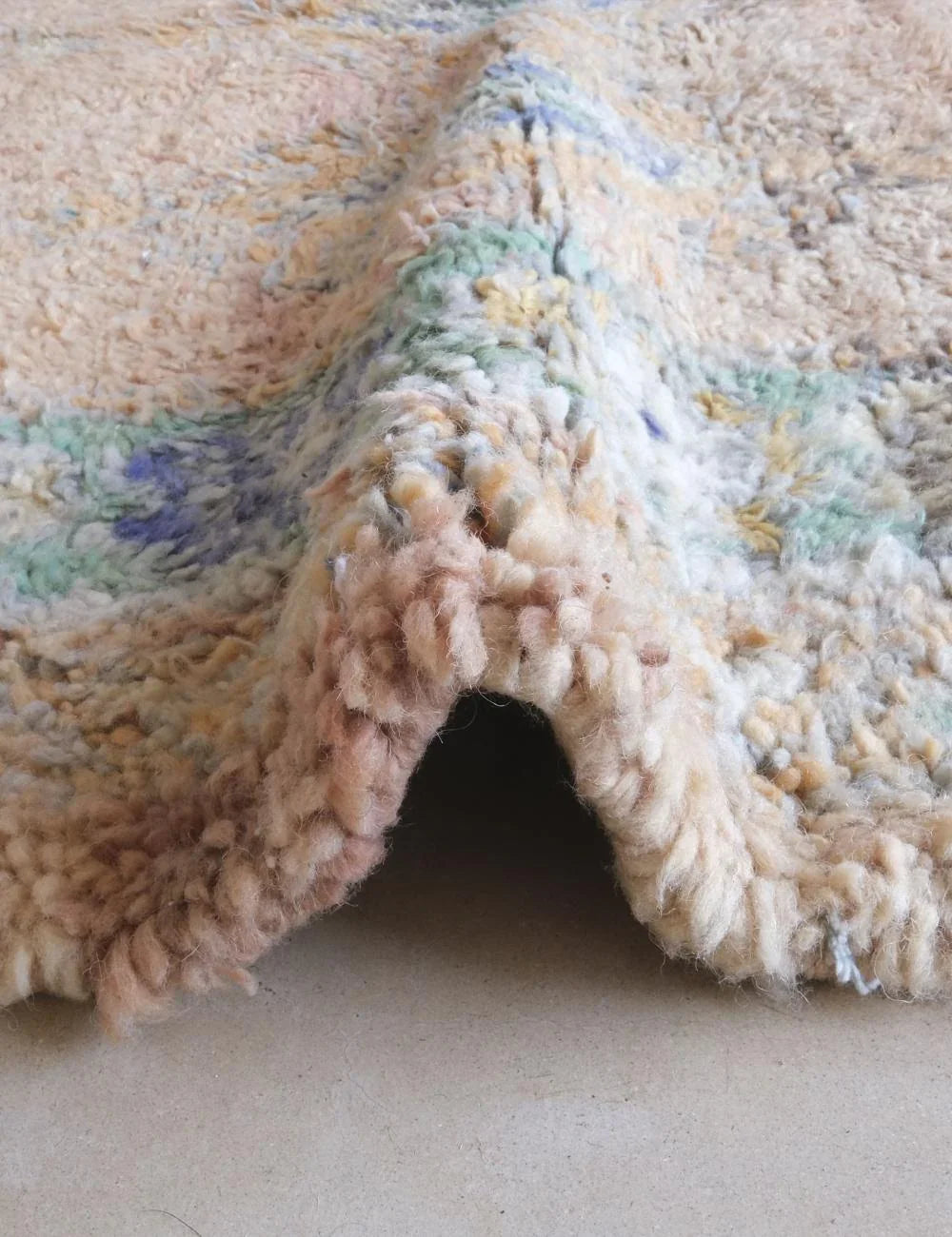 Handknotted Moroccan Berber Rug 9.1 x 5.9 ft / 277 x 182 cm - Surcoma