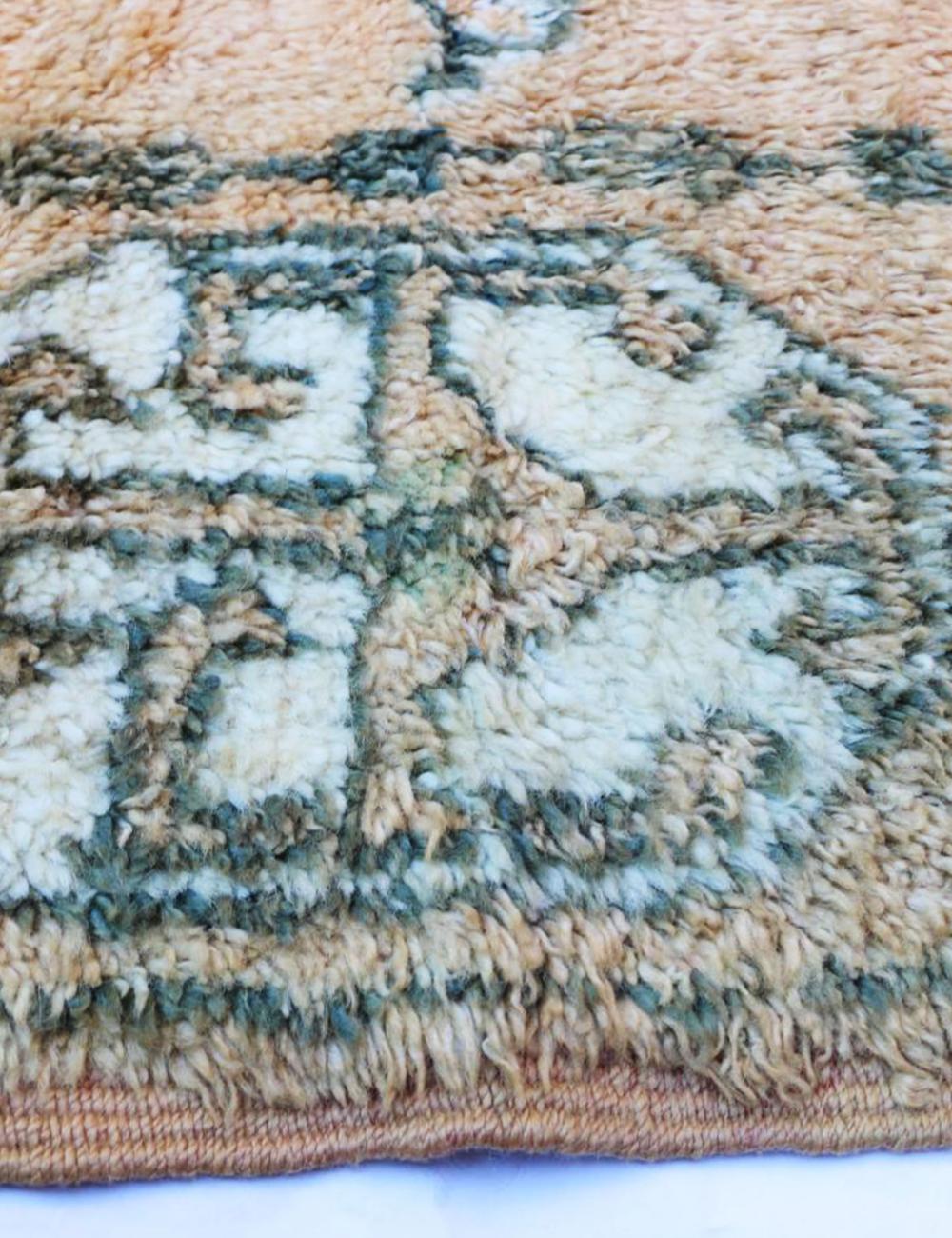 Medallion Berber Rug 9.1 x 6.1 ft / 276 x 186 cm