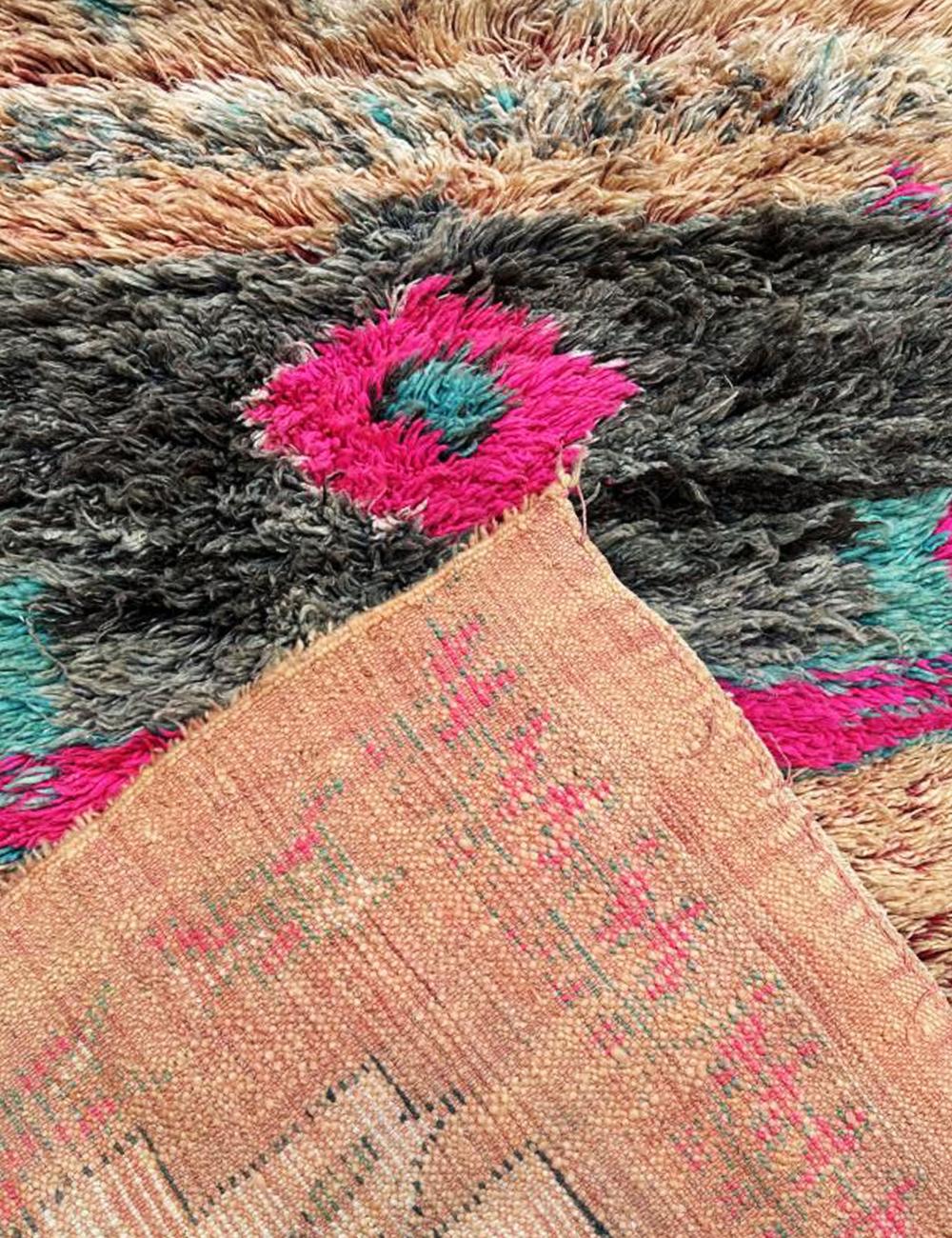 Moroccan Shag Rug - 9.8 x 3.9 ft / 298 x 120 cm