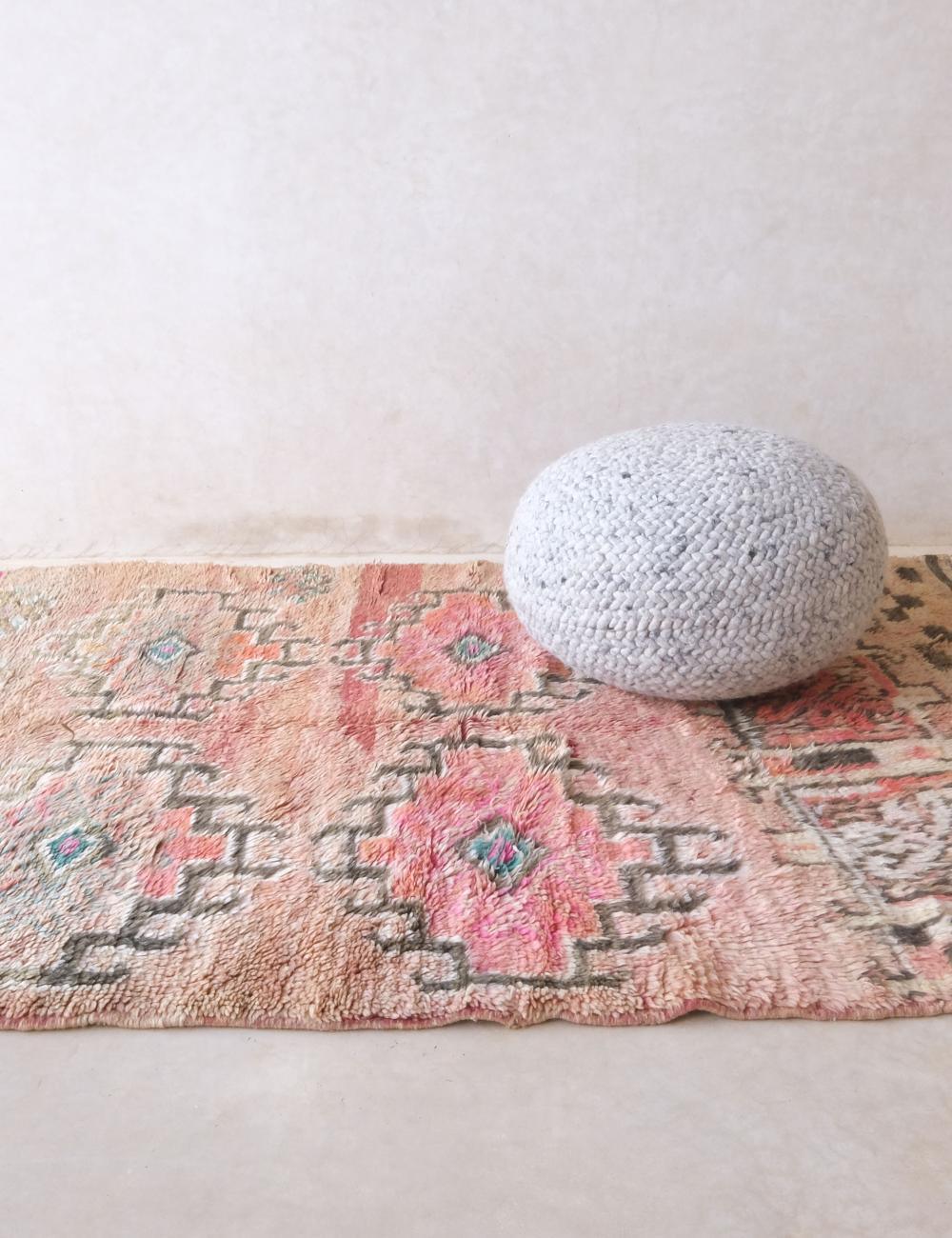 Handwoven Moroccan Accent Rug 5.2 x 7.2 ft / 157 x 220 cm - Surcoma