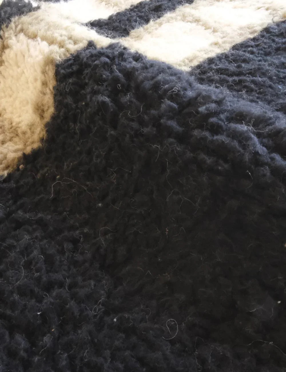 Oversized Moroccan Wool Rug 13.1 x 9.7 ft / 400 x 296 cm - Surcoma
