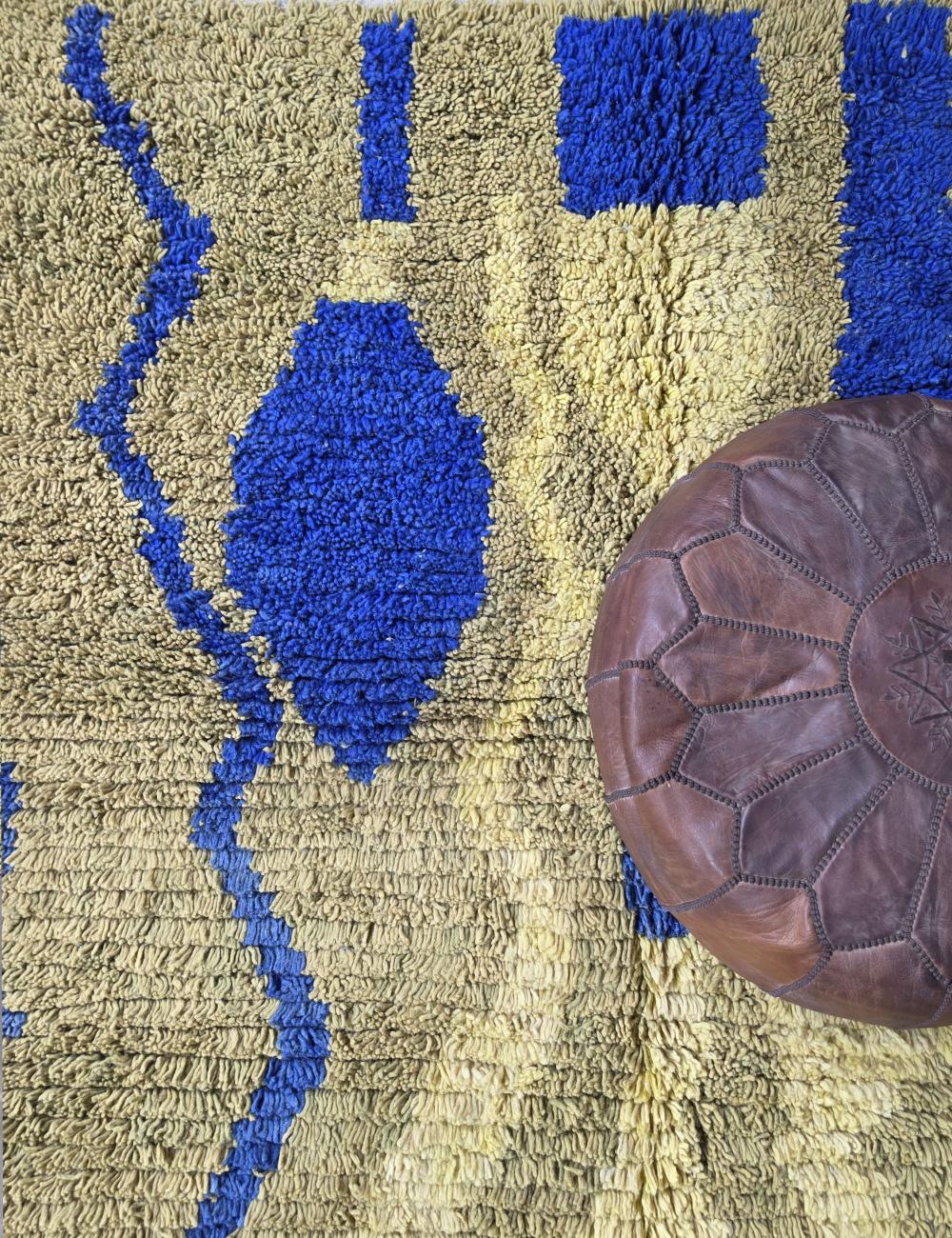 Handwoven Berber Wool Rug 8.5 x 5.2 ft / 260 x 160 cm