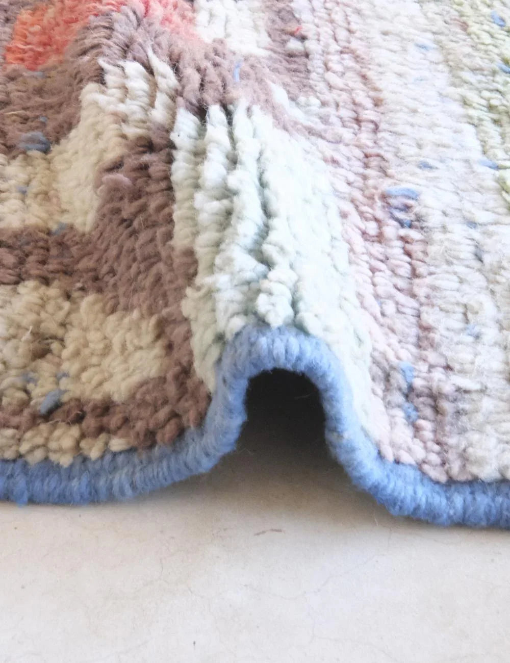 Moroccan Abstract Wool Rug 7.9 x 6 ft / 240 x 185 cm - Surcoma