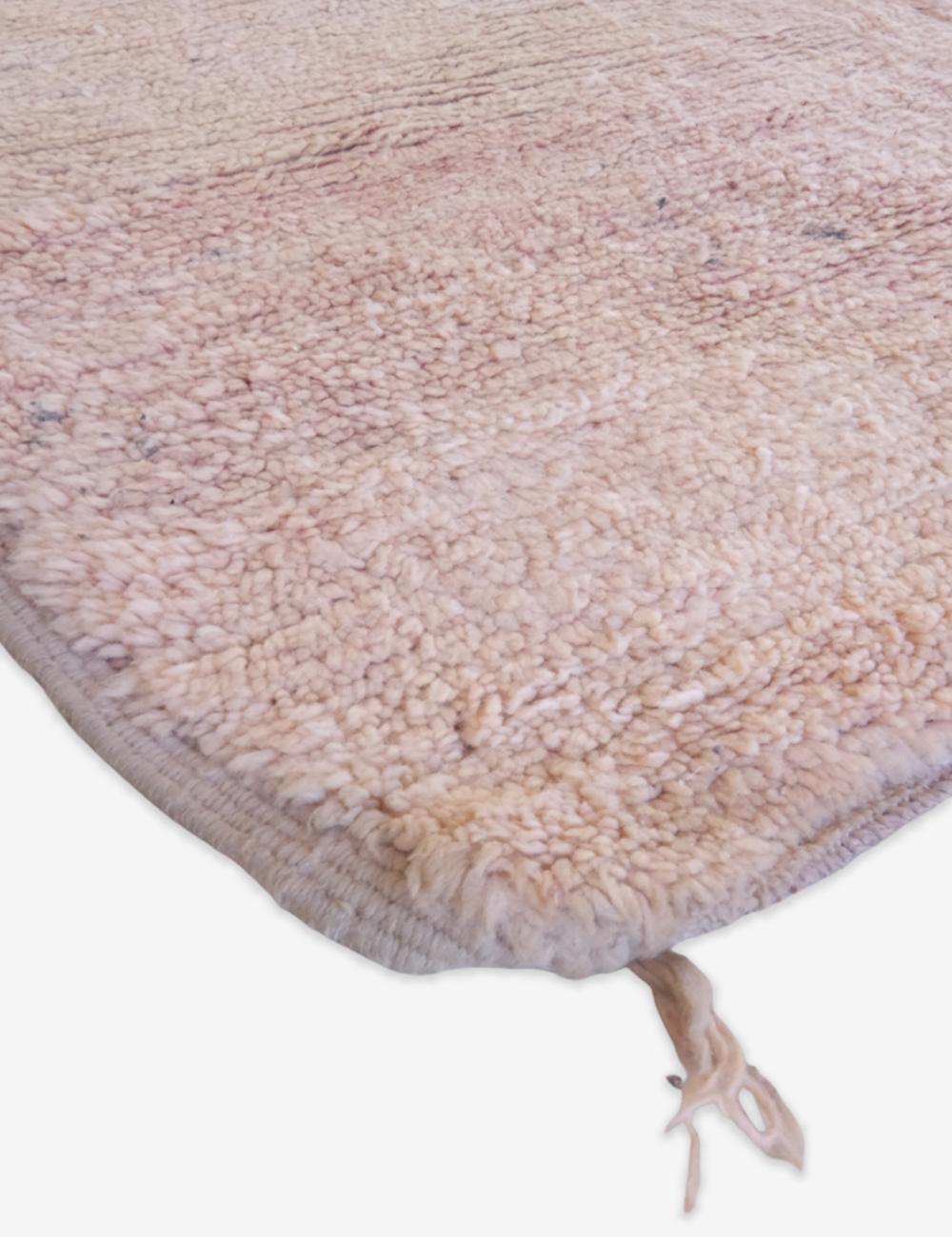 Moroccan Beni MGuild Rug 9.5 x 4.5 ft / 290 x 138 cm