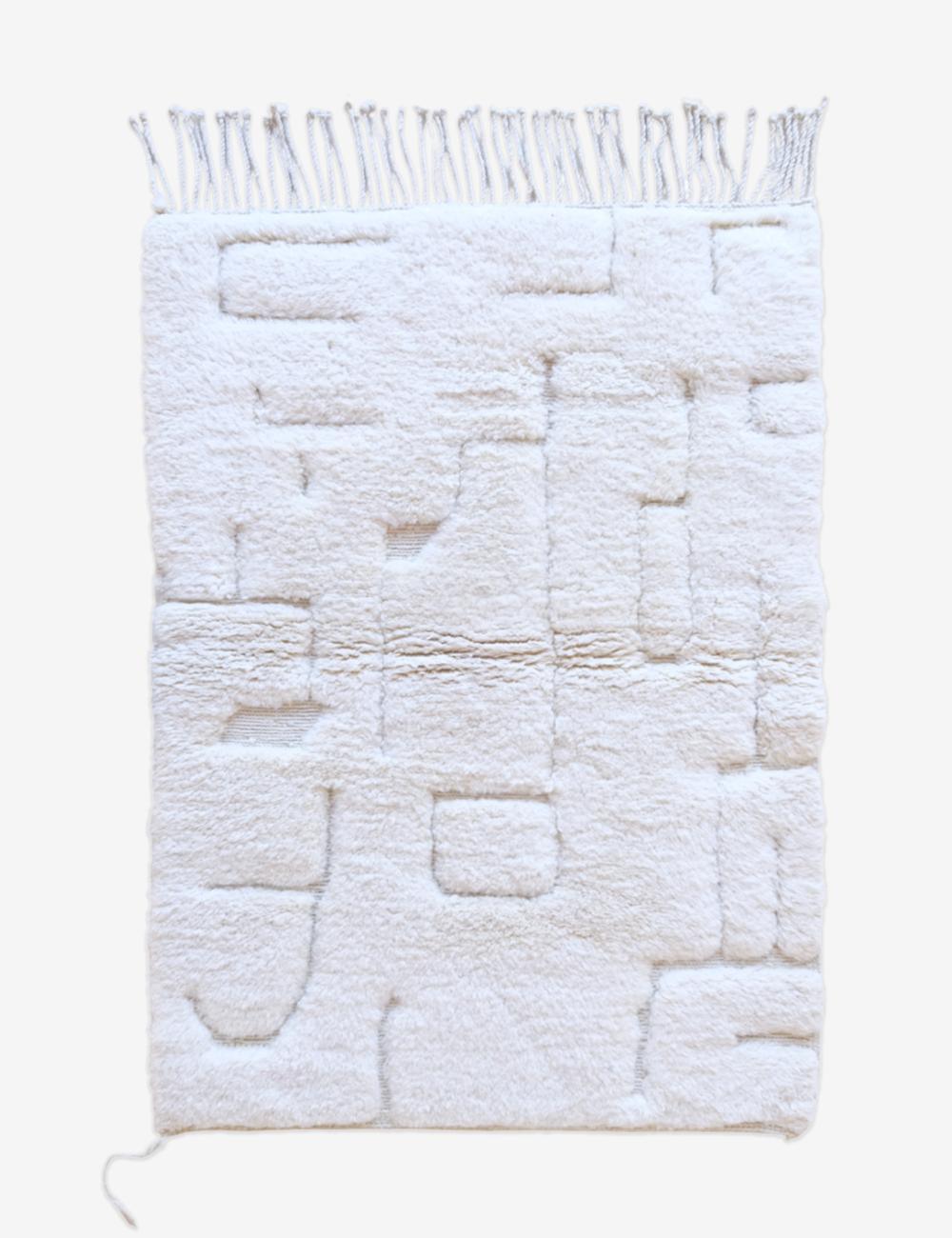 Moroccan Luxurious White Wool Rug 5 x 3.6 ft / 152 x 111 cm - Surcoma
