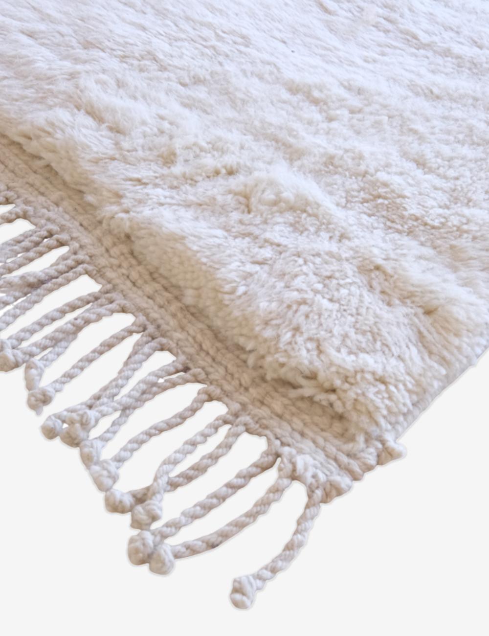 Small Moroccan Solid Shag Wool Rug 5 x 3.8 ft / 153 x 118 cm - Surcoma