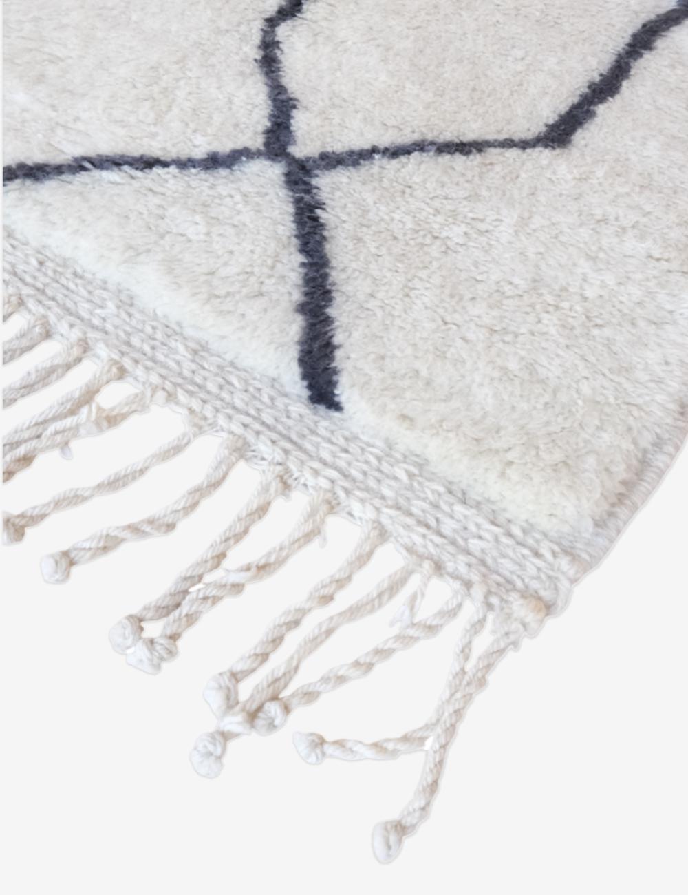 Moroccan Small Beni Mrirt Wool Rug 5.6 x 3.5 ft / 171 x 108 cm - Surcoma