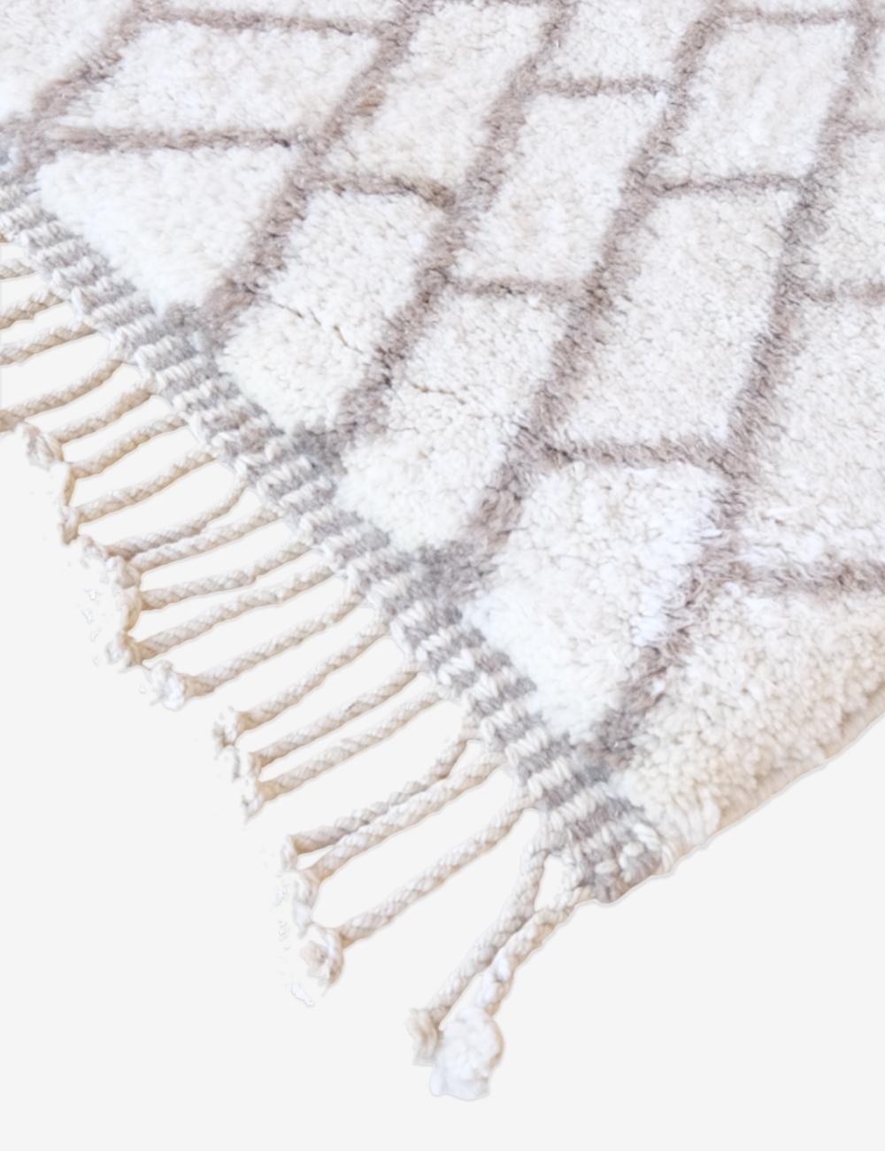 Moroccan Small Neutral Wool Rug 5.1 x 3.6 ft / 154 x 112 cm - Surcoma
