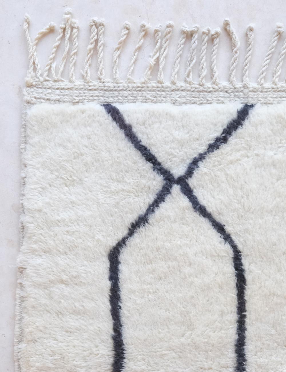 Moroccan Small Beni Mrirt Wool Rug 5.6 x 3.5 ft / 171 x 108 cm - Surcoma