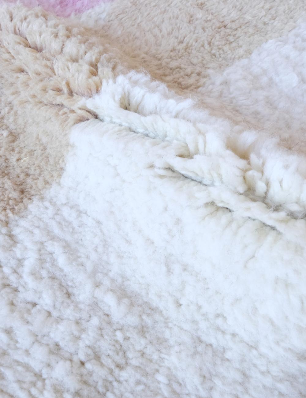 Moroccan Luxurious Shag Wool Rug 5.2 x 3.7 ft / 157 x 115 cm - Surcoma