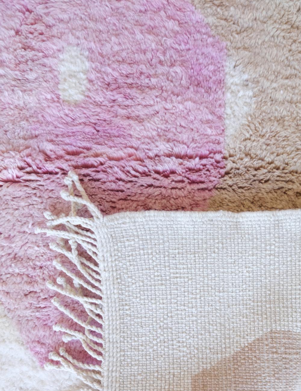 Moroccan Luxurious Shag Wool Rug 5.2 x 3.7 ft / 157 x 115 cm - Surcoma
