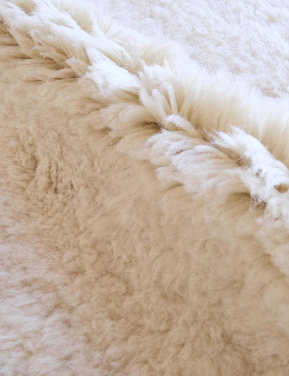 Small Moroccan Solid Shag Wool Rug 5 x 3.8 ft / 153 x 118 cm - Surcoma