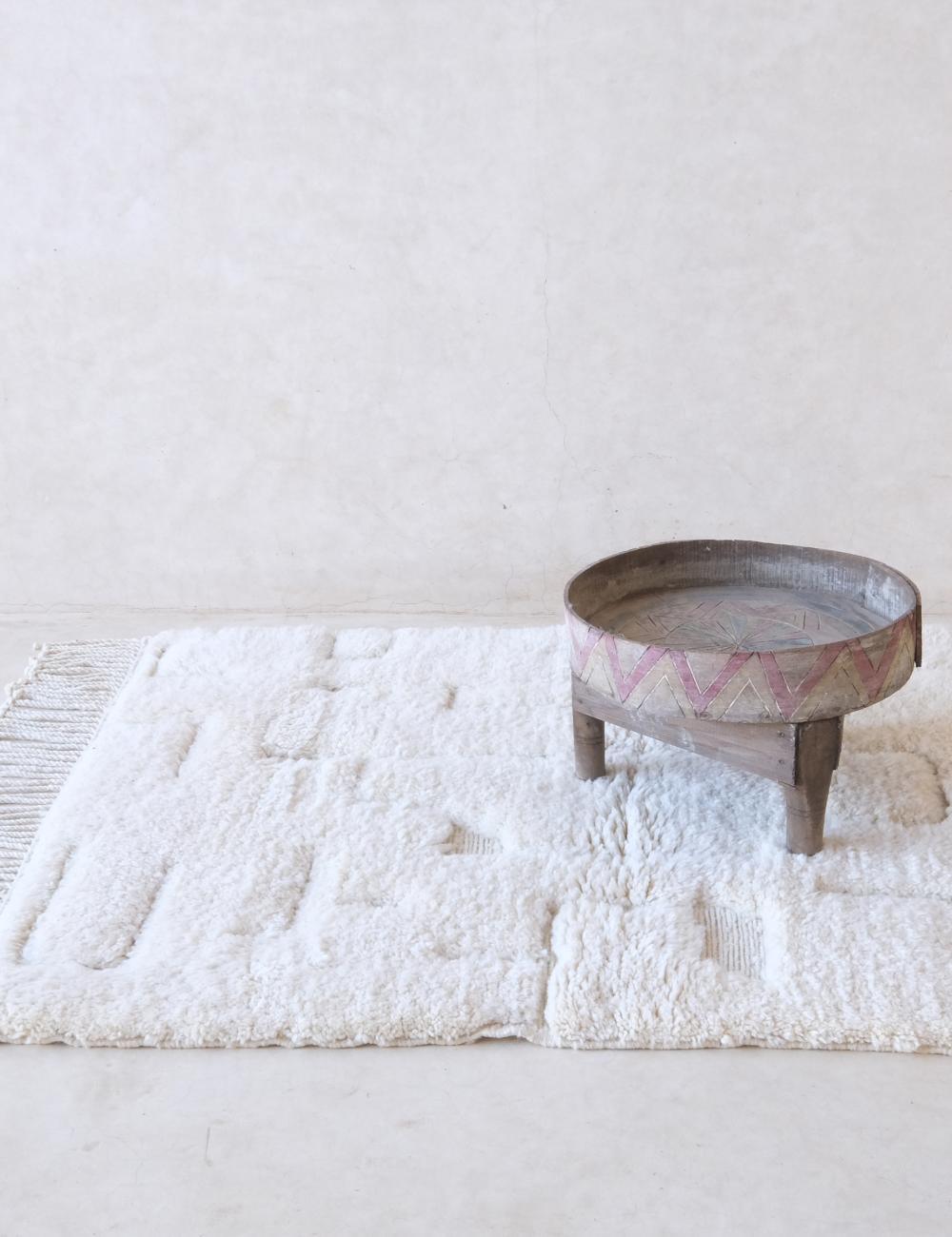Moroccan Luxurious White Wool Rug 5 x 3.6 ft / 152 x 111 cm - Surcoma