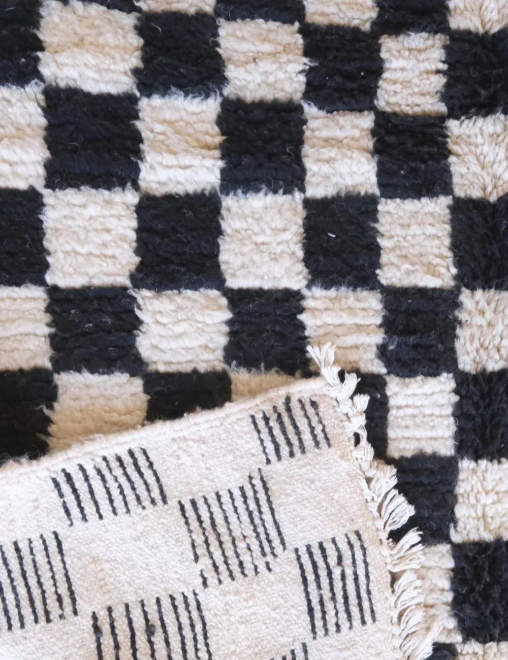 Black Checkered Wool Rug 6.9 x 5 ft / 210 x 153 cm - Surcoma