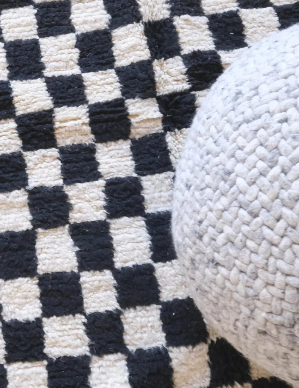 Black Checkered Wool Rug 6.9 x 5 ft / 210 x 153 cm - Surcoma