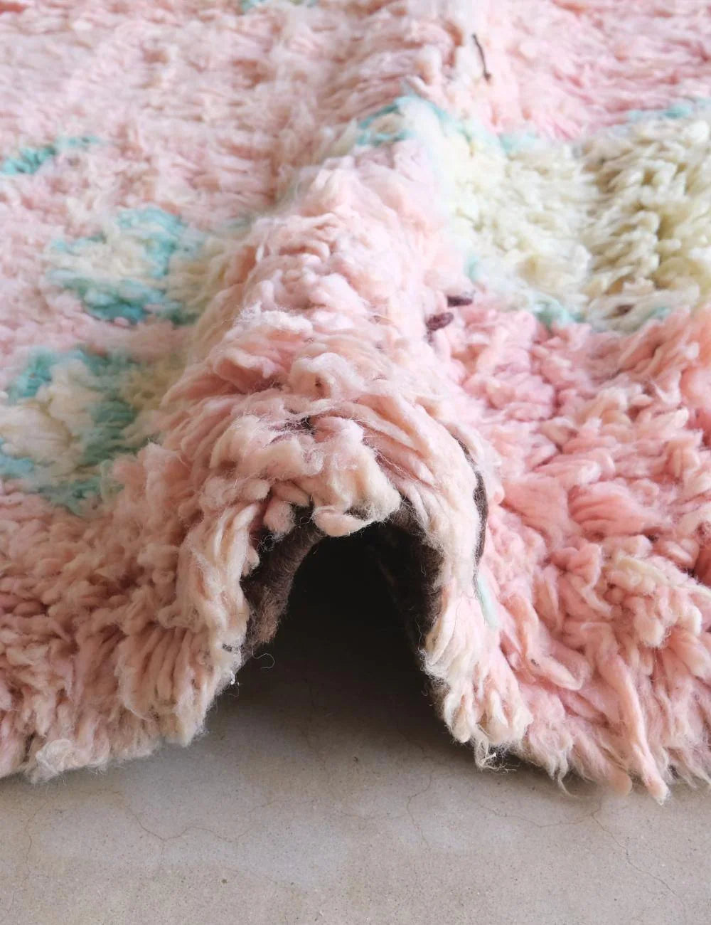 Moroccan Boujaad Abstract Rug 8.1 x 4.9 ft / 248 x 150 cm - Surcoma