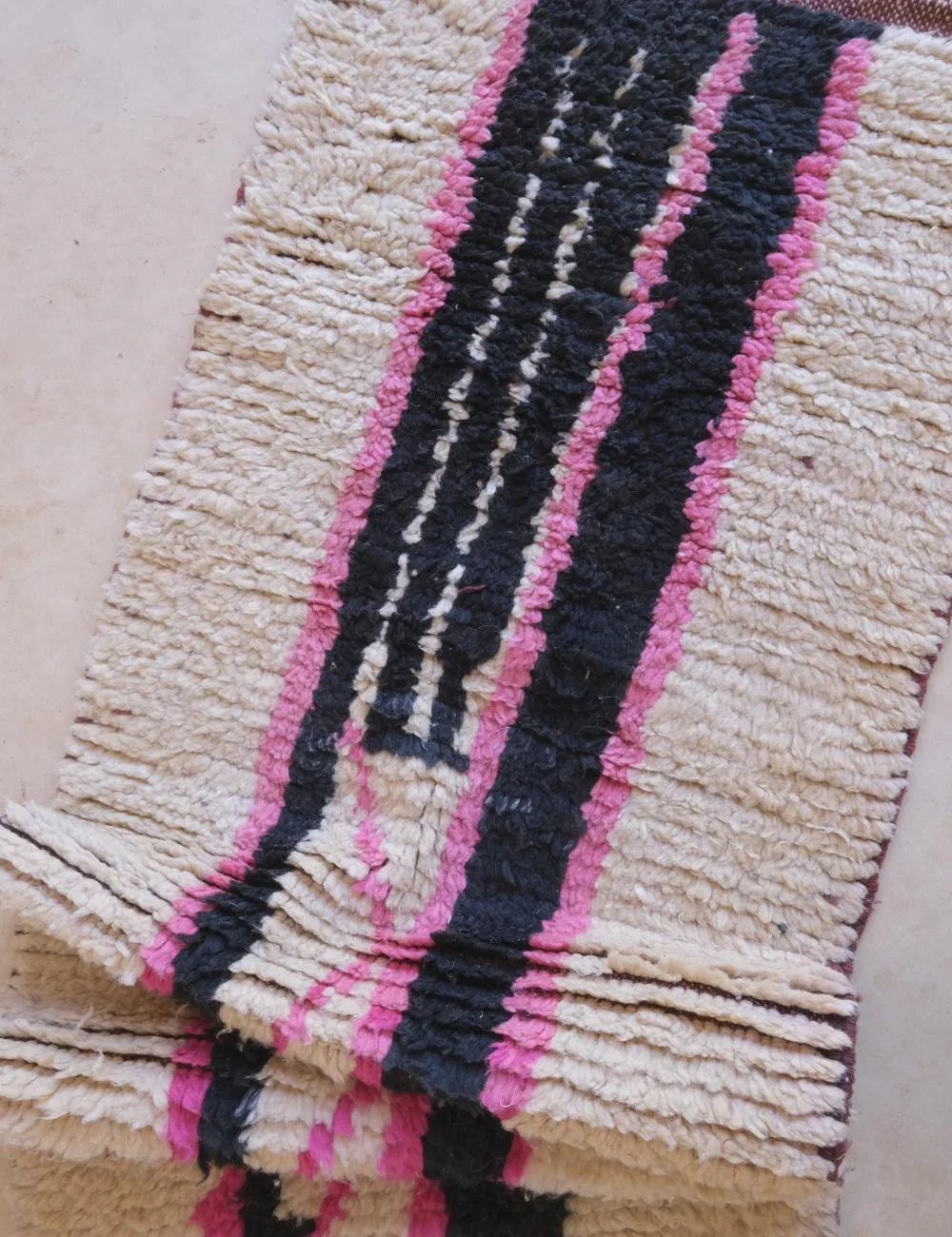 Modern Moroccan Boujaad Runner Rug 10.4 x 2.3 ft / 318 x 70 cm - Surcoma