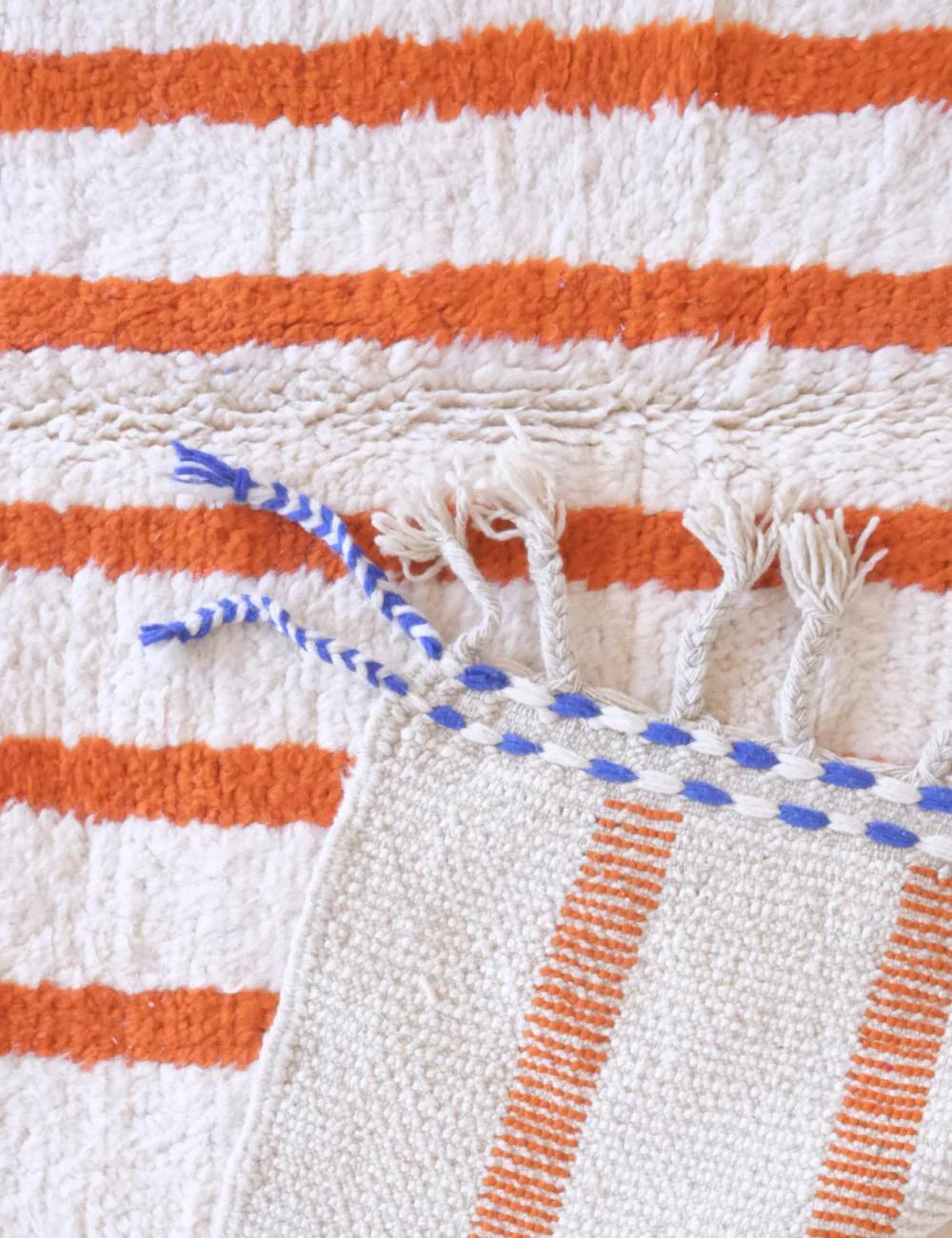Modern Moroccan Wool Rug 7 x 6.1 ft / 212 x 187 cm - Surcoma