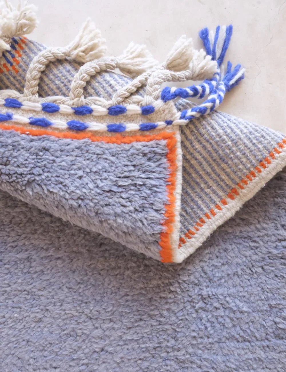 Modern Moroccan Wool Rug 7 x 6.1 ft / 212 x 187 cm - Surcoma