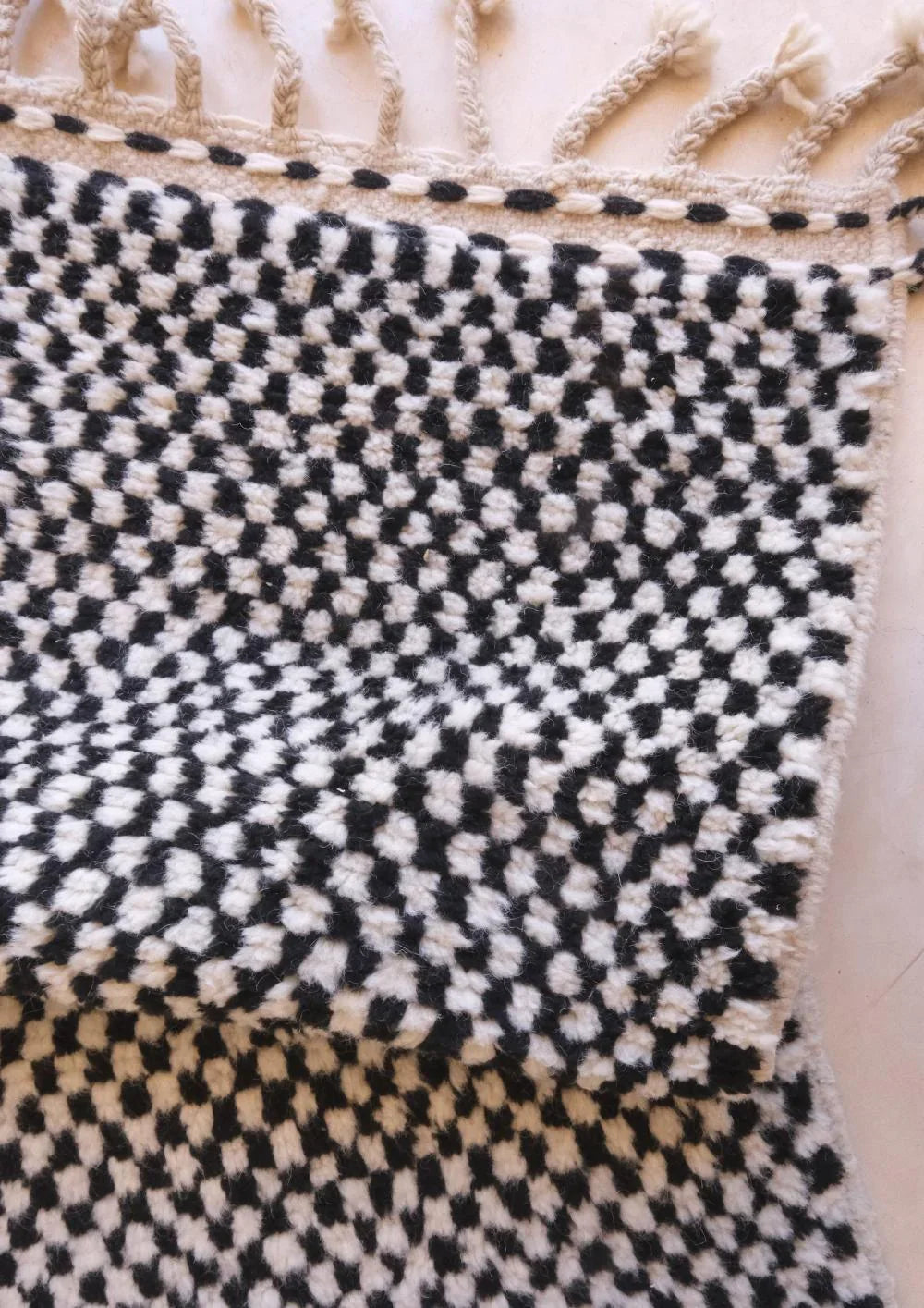 Moroccan Checkered Wool Rug 6.9 x 3.1 ft / 210 x 95 cm - Surcoma