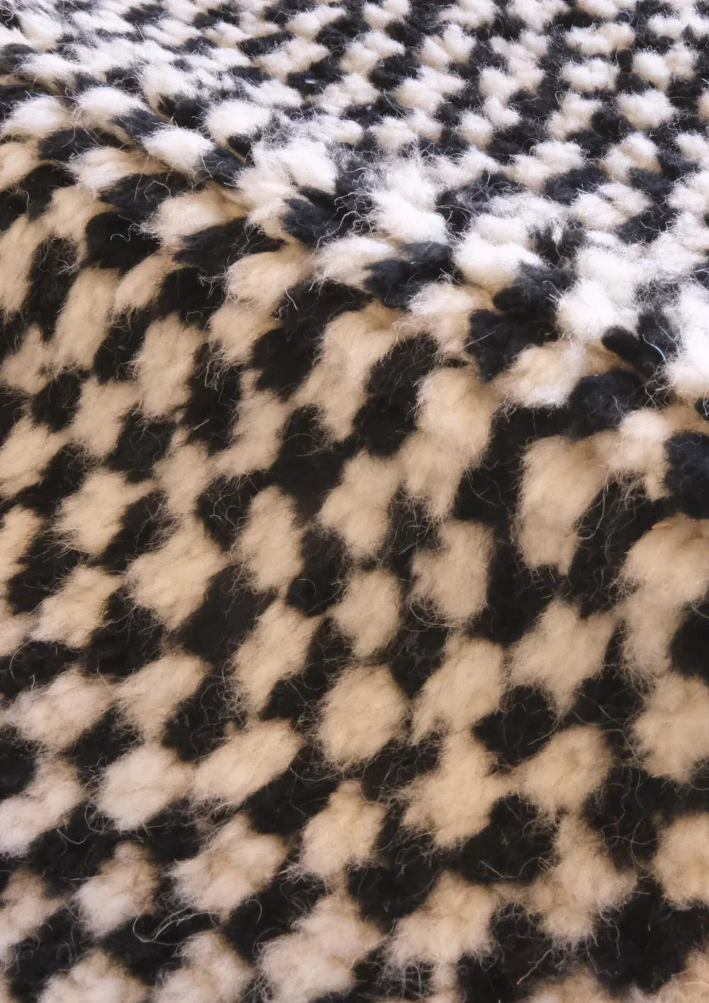 Moroccan Checkered Wool Rug 6.9 x 3.1 ft / 210 x 95 cm - Surcoma