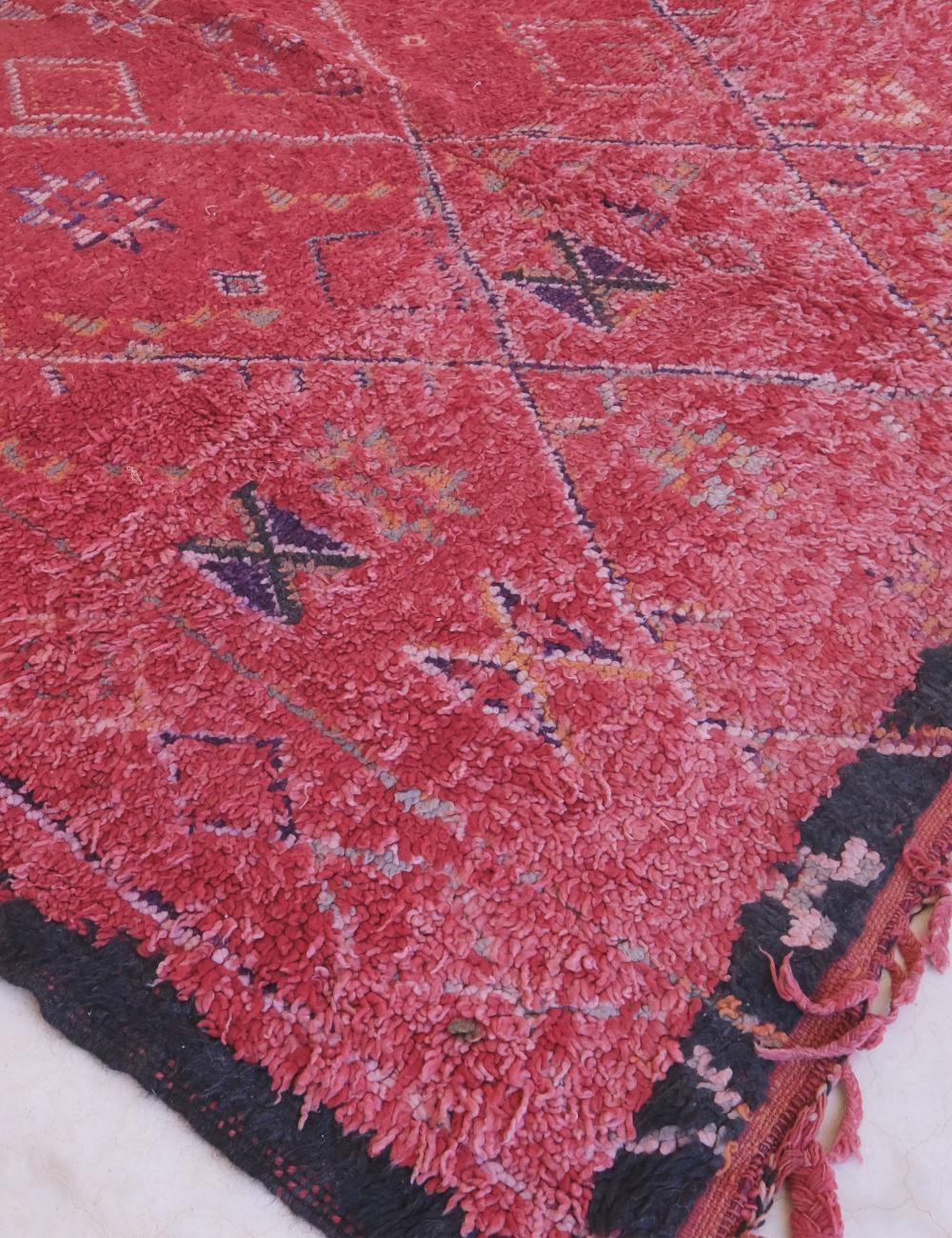 Tribal Red Moroccan Rug 10 x 6.4 ft / 306 x 195 cm - Surcoma