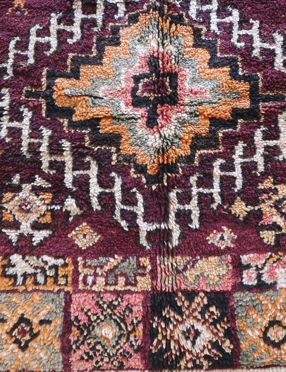 Moroccan Vintage Boujad Rug 9.1 x 5.2 ft / 278 x 159 cm - Surcoma