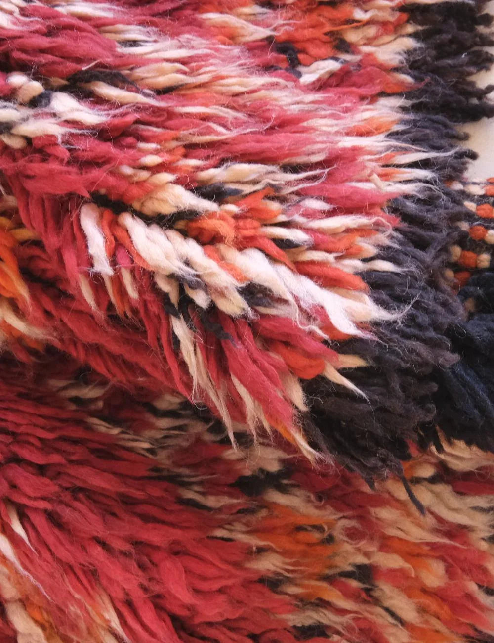 Bold Red Diamond Pattern Handwoven Wool 10.5 x 6.5 ft / 319 x 200 cm - Surcoma