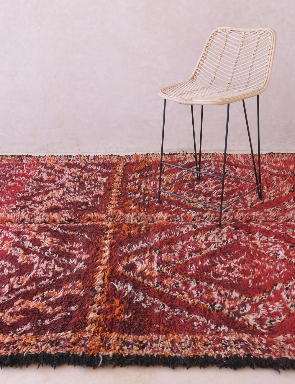 Bold Red Diamond Pattern Handwoven Wool 10.5 x 6.5 ft / 319 x 200 cm - Surcoma