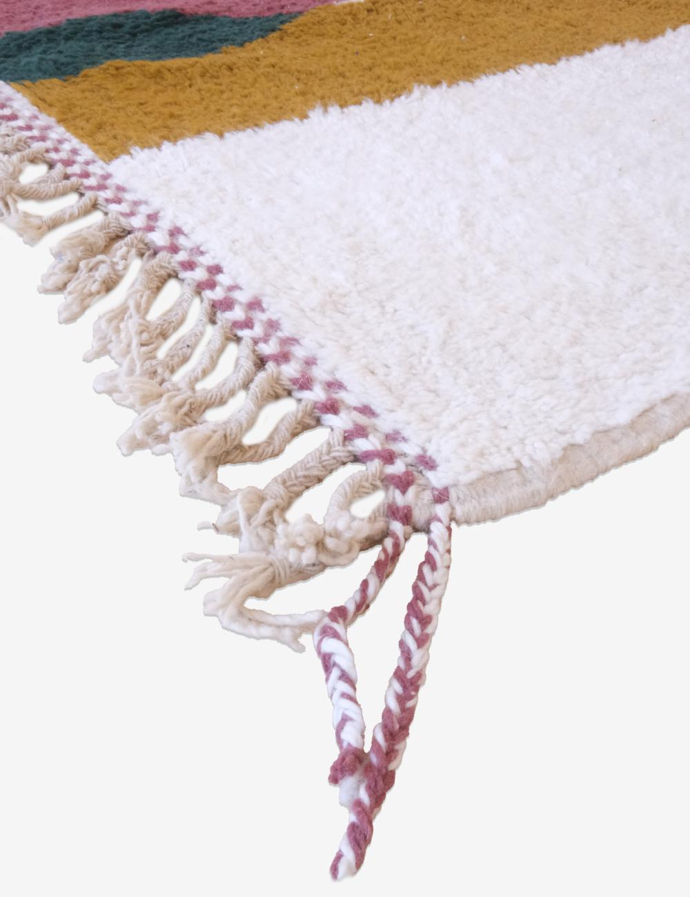 Handwoven Moroccan Berber Rug 7.7 x 5.7 ft / 235 x 175 cm