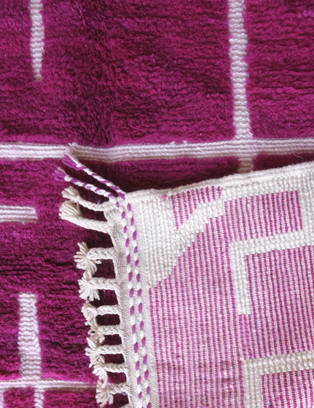 Moroccan Magenta Wool Rug 8.2 x 6.3 ft / 249 x 192 cm - Surcoma