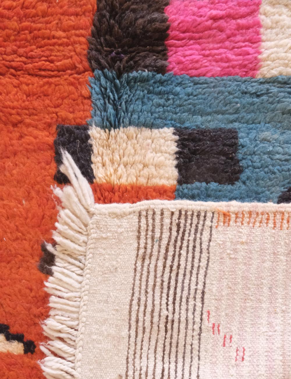 Moroccan Handknotted Wool Rug 6.3 x 4.3 ft / 193 x 131 cm - Surcoma