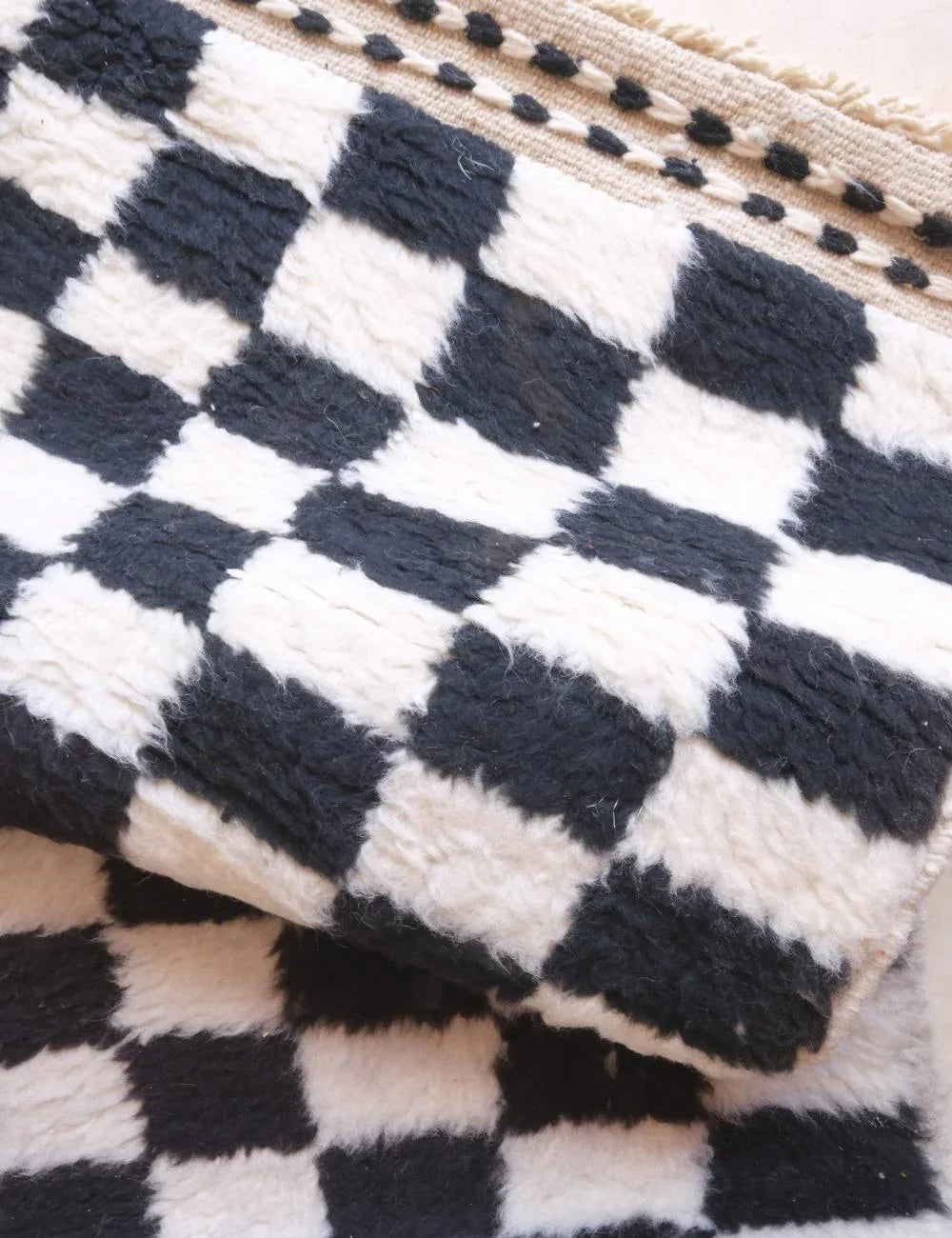 Moroccan Checkered Rug 8.5 x 3.4 ft / 260 x 104 cm - Surcoma