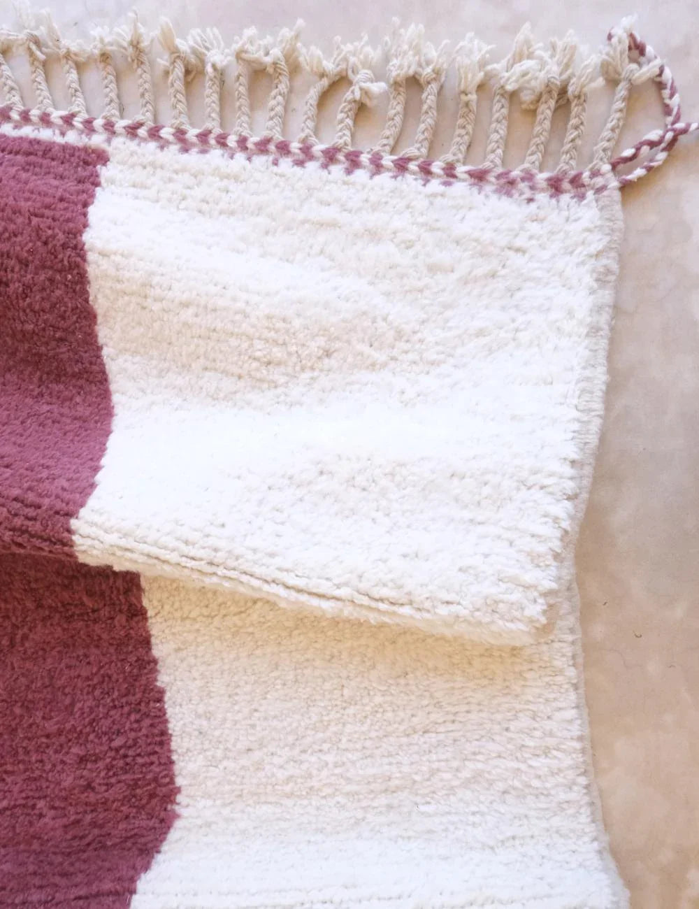 Handwoven Moroccan Berber Rug 7.7 x 5.7 ft / 235 x 175 cm - Surcoma