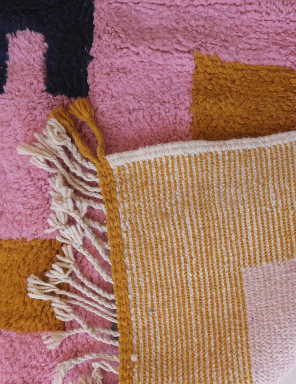 Moroccan Modern Wool Rug 6.8 x 5.4 ft / 208 x 166 cm - Surcoma