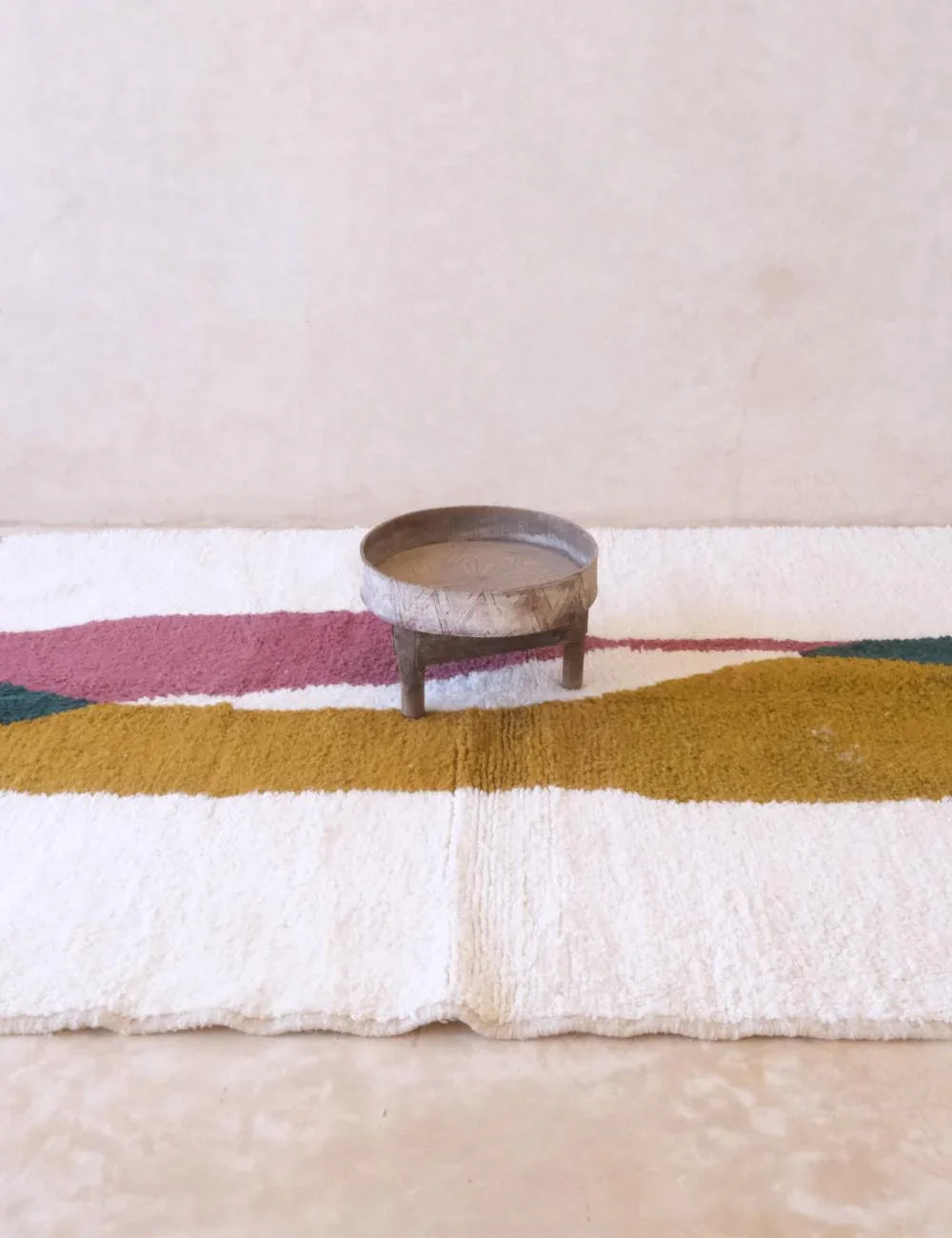 Handwoven Moroccan Berber Rug 7.7 x 5.7 ft / 235 x 175 cm - Surcoma