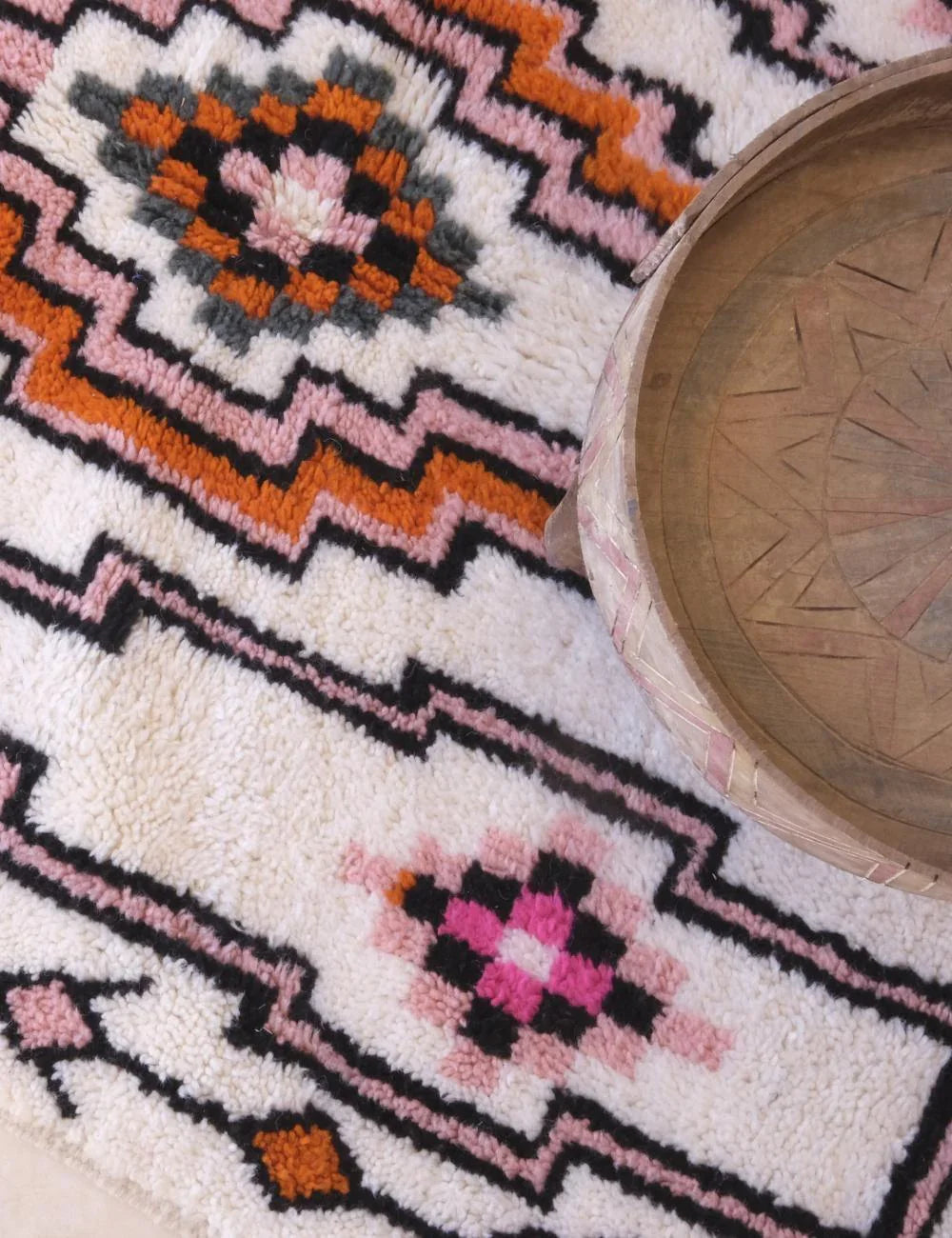 Moroccan Handknotted Wool Rug 7.9 x 4 ft / 242 x 123 cm - Surcoma