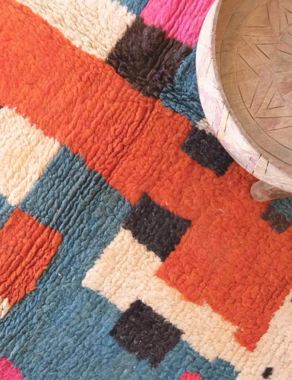 Moroccan Handknotted Wool Rug 6.3 x 4.3 ft / 193 x 131 cm - Surcoma