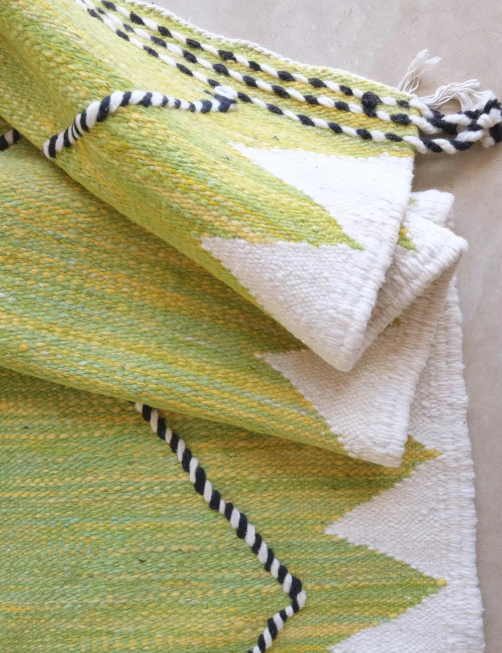 Moroccan Lemon Green Kilim Rug 10.1 x 6.4 ft / 307 x 196 cm - Surcoma