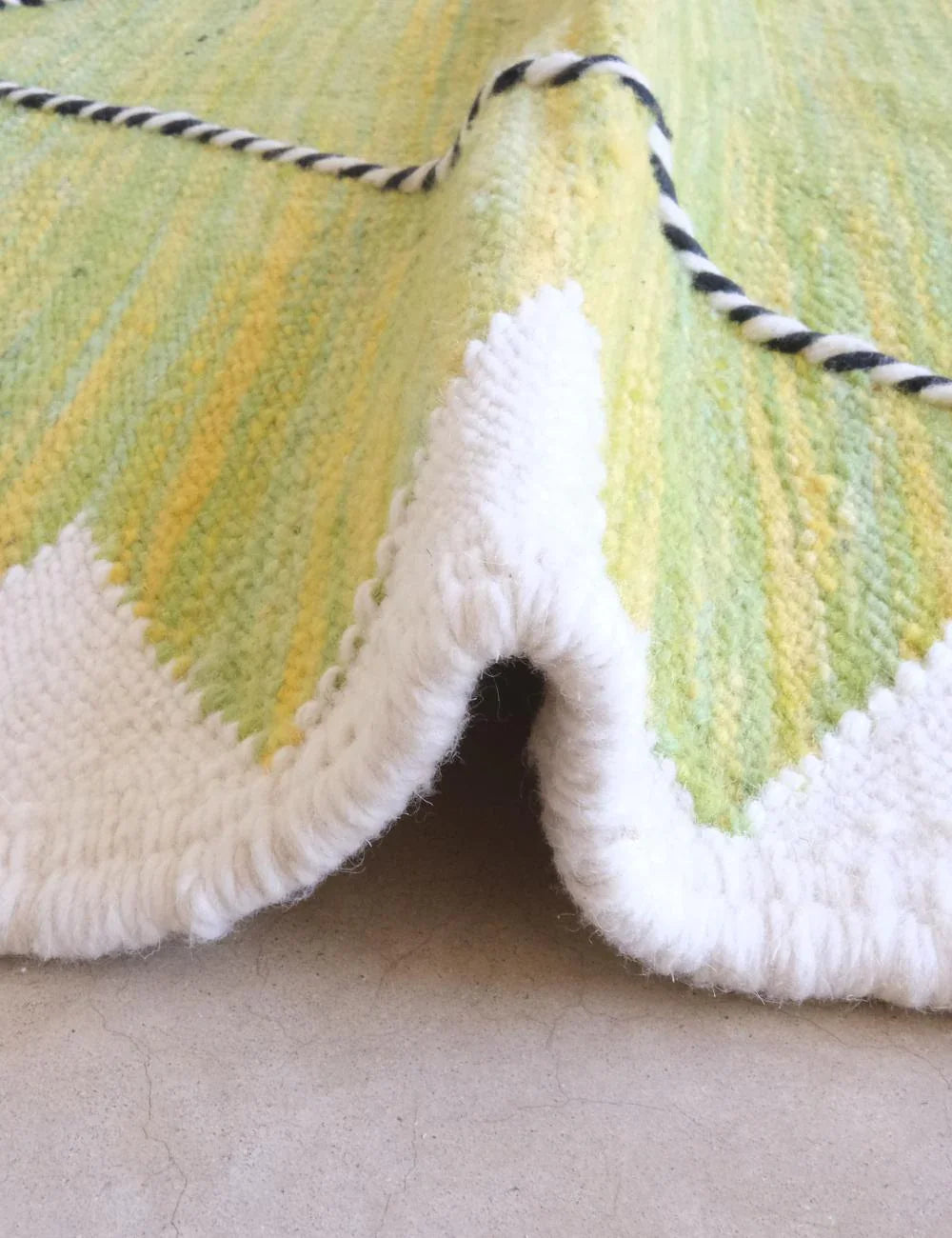 Moroccan Lemon Green Kilim Rug 10.1 x 6.4 ft / 307 x 196 cm - Surcoma