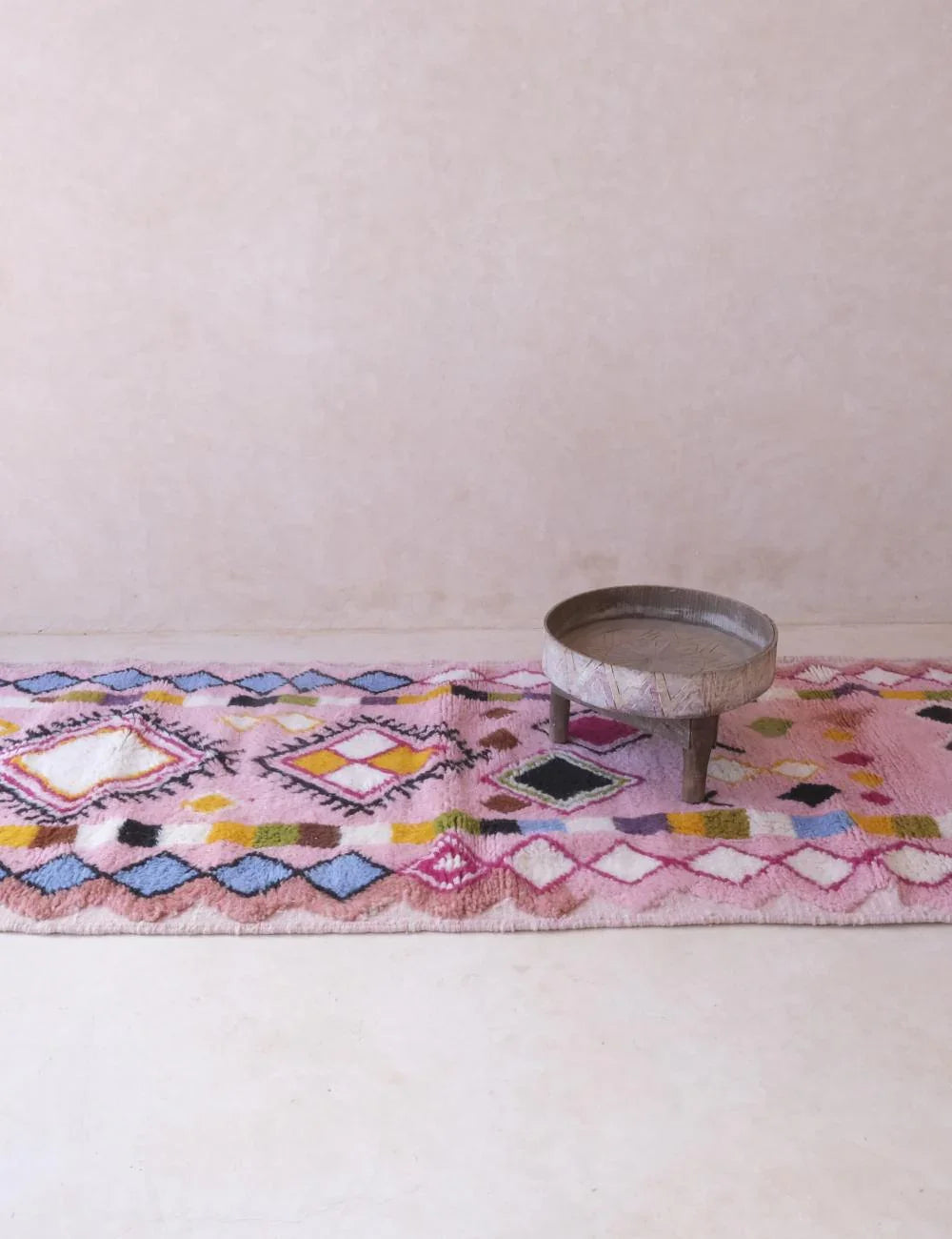 Moroccan Pink Runner Wool Rug 8.9 x 3.1 ft / 271 x 96 cm - Surcoma