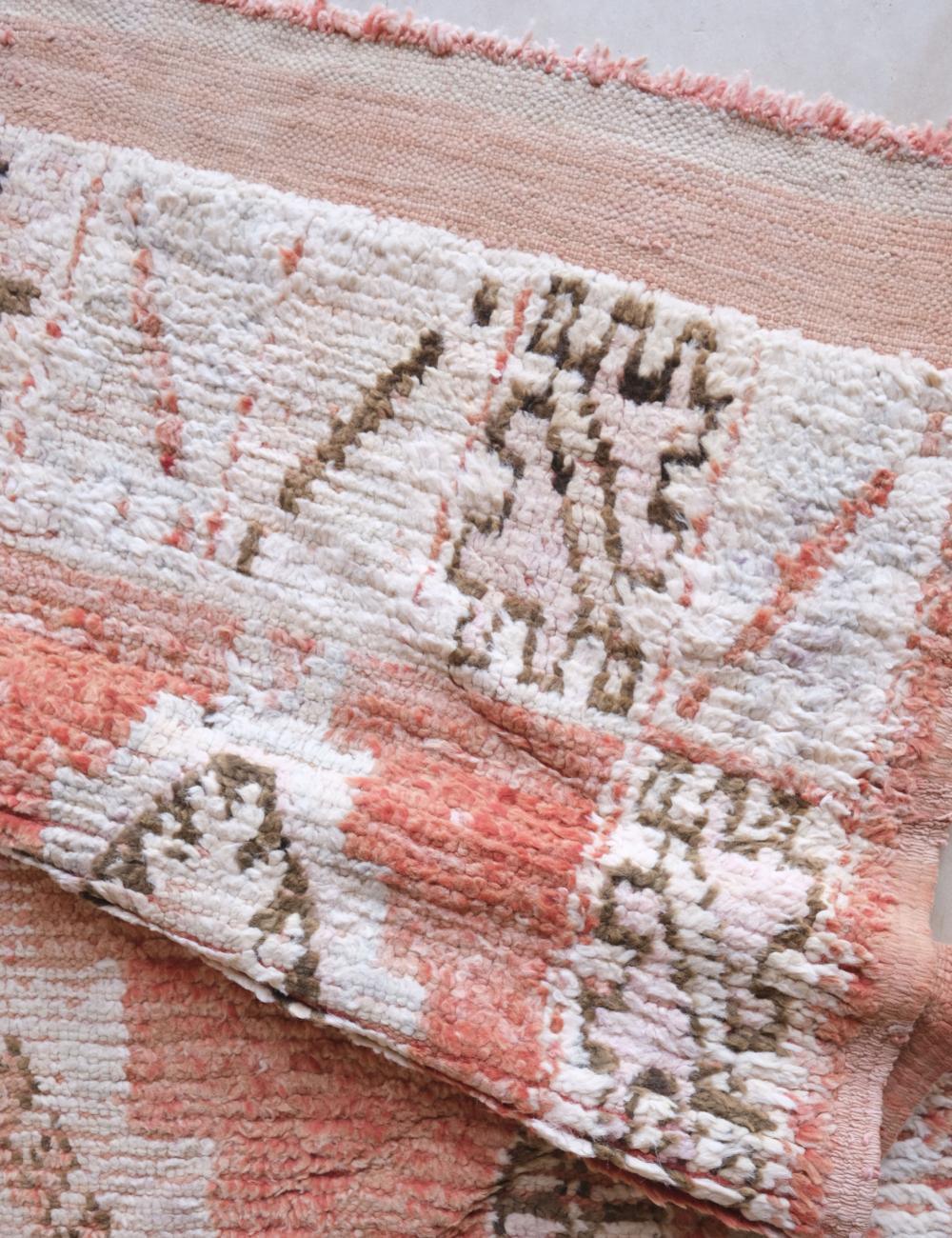 Boujad Moroccan Coral Pink Rug 8.6 x 5.3 ft / 263 x 164 cm - Surcoma