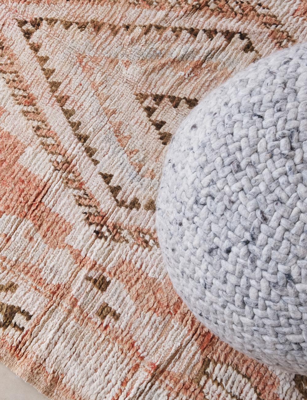 Boujad Moroccan Coral Pink Rug 8.6 x 5.3 ft / 263 x 164 cm - Surcoma