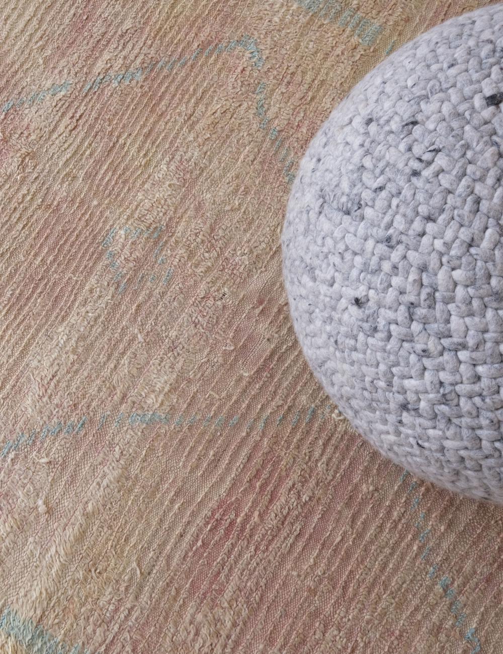 Handwoven Moroccan Peach Rug 9.4 x 4.9 ft / 288 x 152 cm - Surcoma