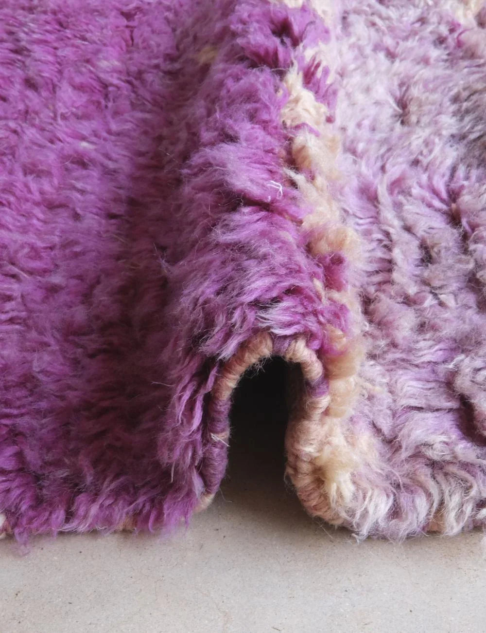 Moroccan Solid Beni MGuild Rug 7.6 x 5.9 ft / 233 x 181 cm - Surcoma