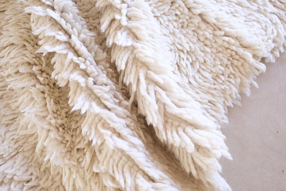 Moroccan Solid White Rug 9.2 x 4.7 ft / 280 x 144 cm - Surcoma